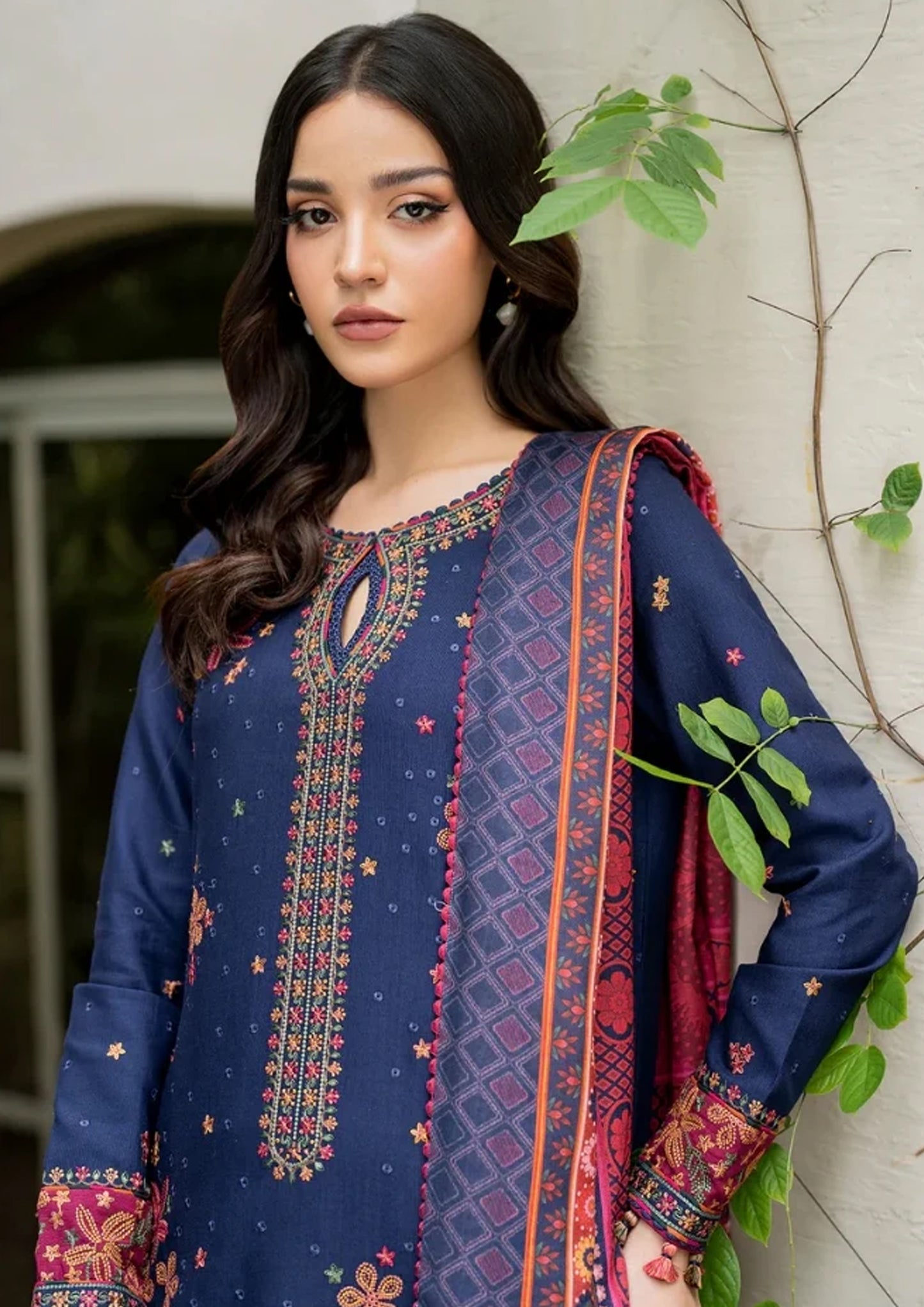 Embroidered Dhanak Unstitched 3PC Set | FS3033