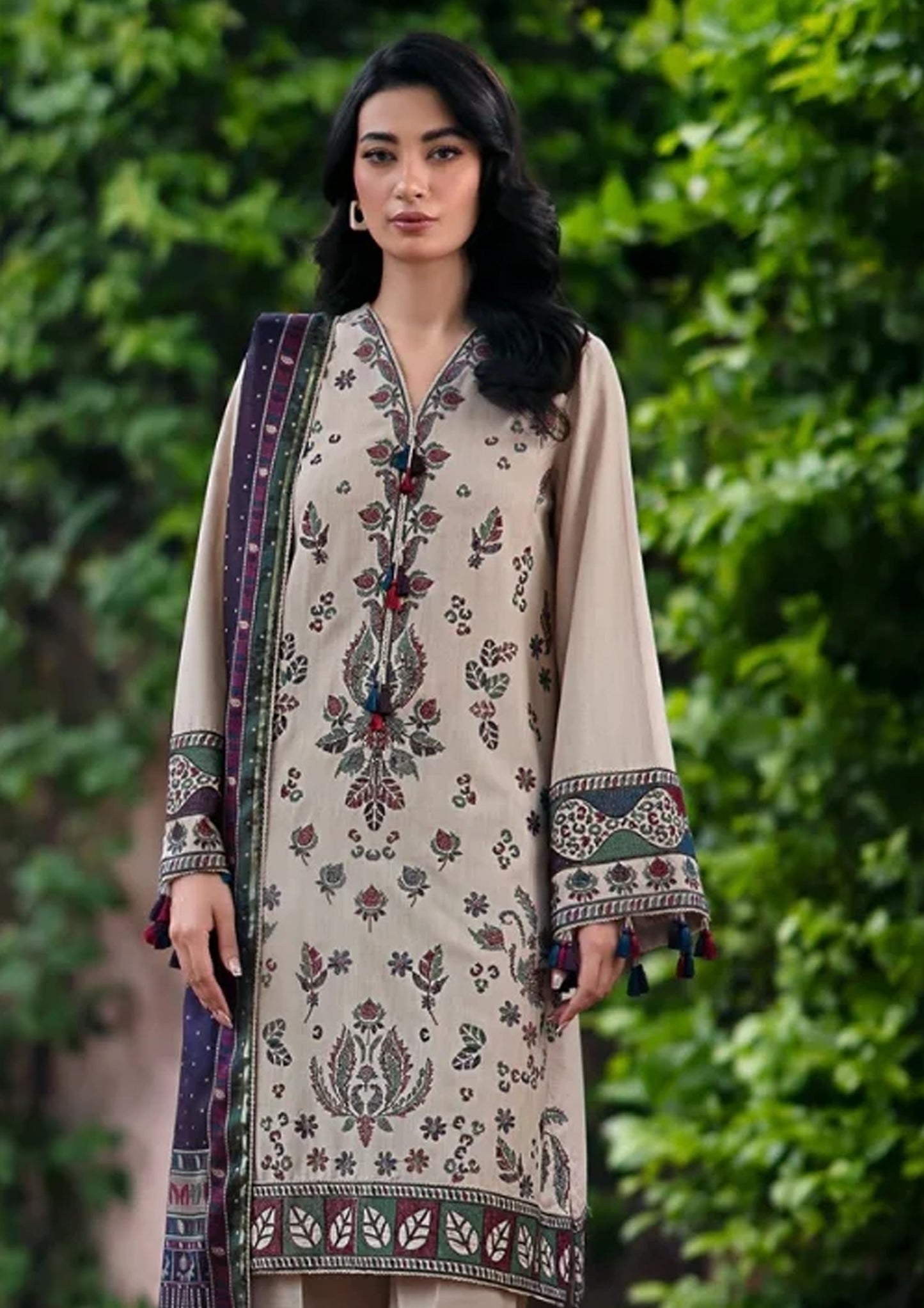 Embroidered Dhanak Unstitched 3PC Set | FS3010
