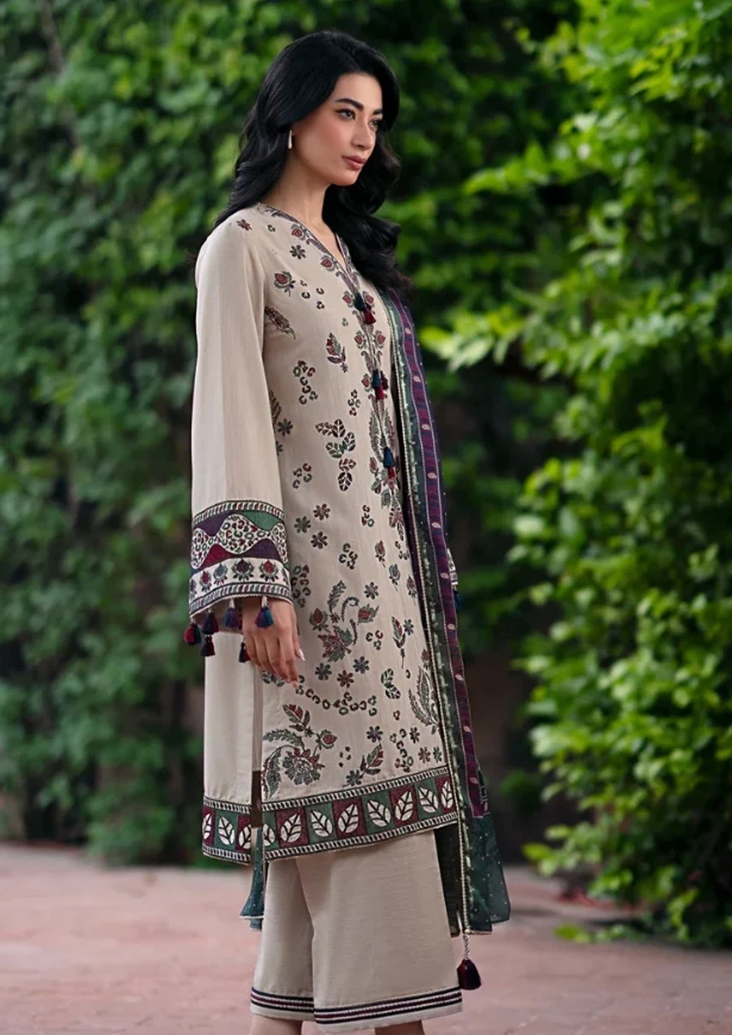 Embroidered Dhanak Unstitched 3PC Set | FS3010