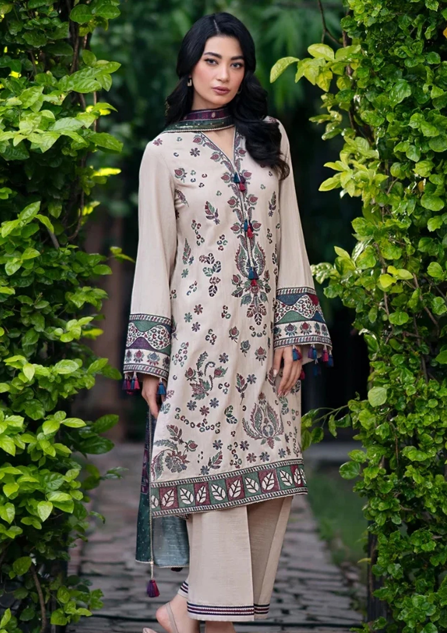 Embroidered Dhanak Unstitched 3PC Set | FS3010