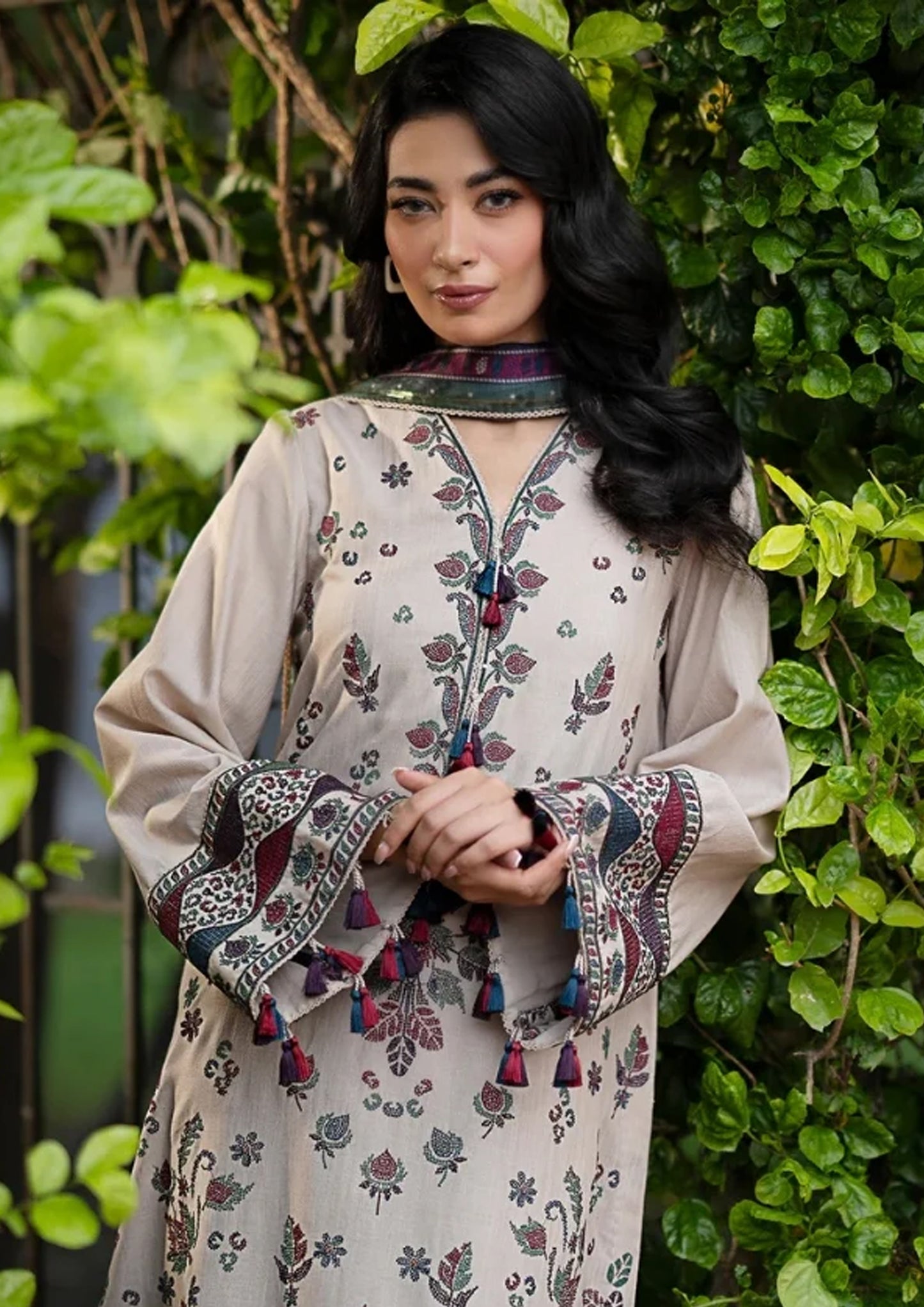 Embroidered Dhanak Unstitched 3PC Set | FS3010
