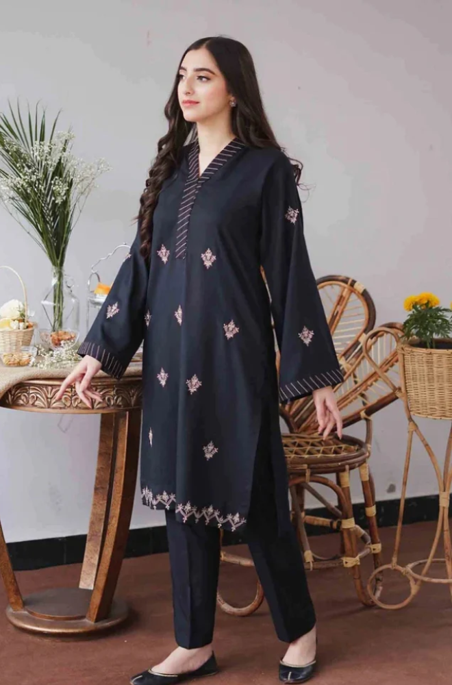 Embroidered Dhanak Unstitched 3PC Set | FS3022