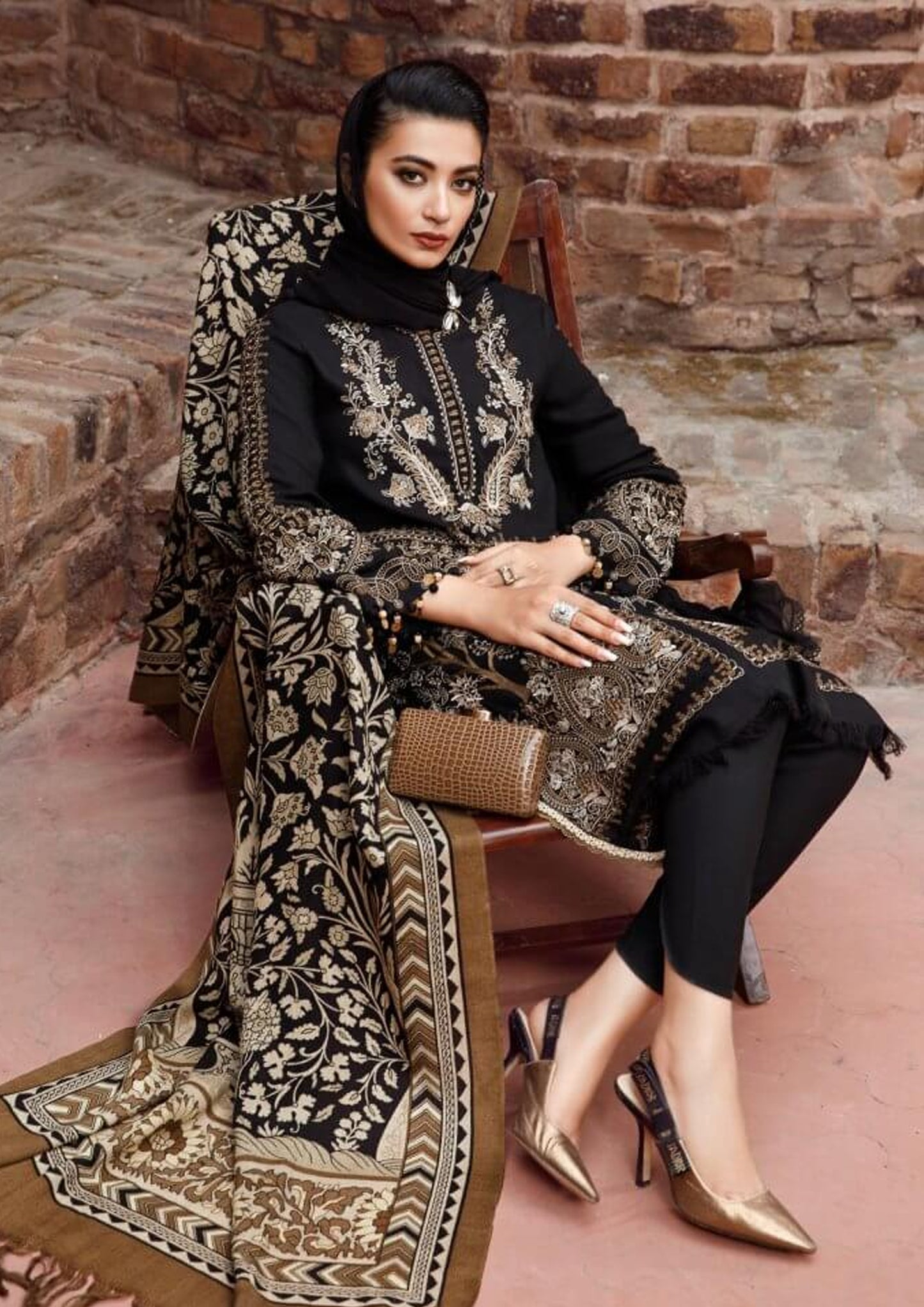 Embroidered Dhanak Unstitched 3PC Set | FS3027