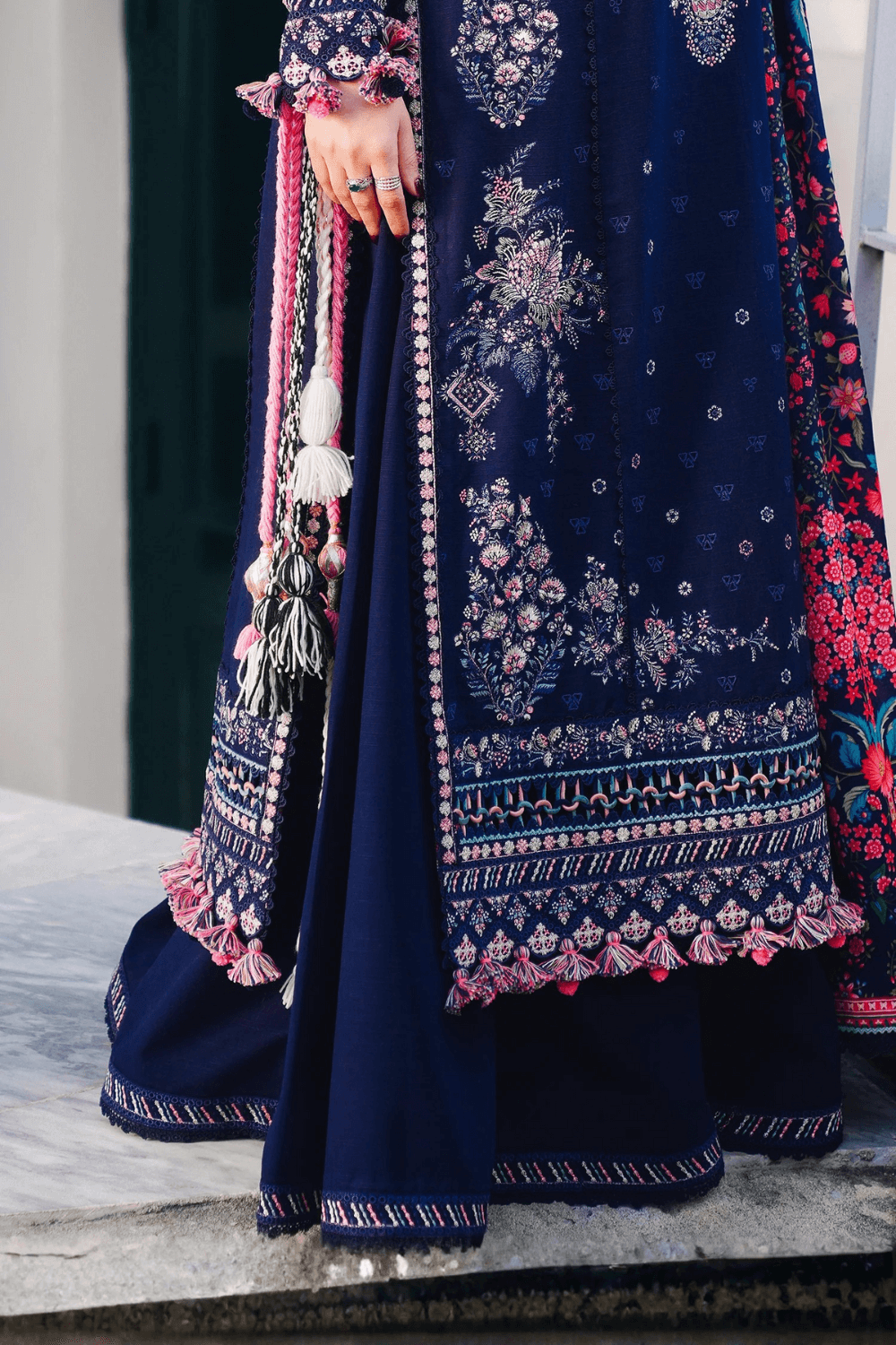 Embroidered Dhanak Unstitched 3PC Set | FS3074