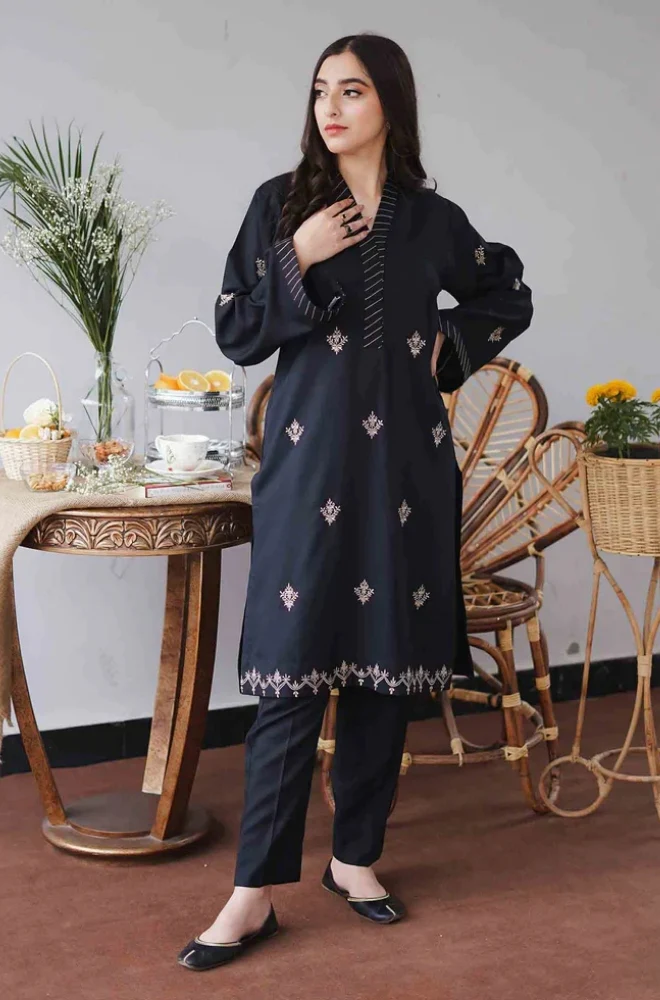 Embroidered Dhanak Unstitched 3PC Set | FS3022