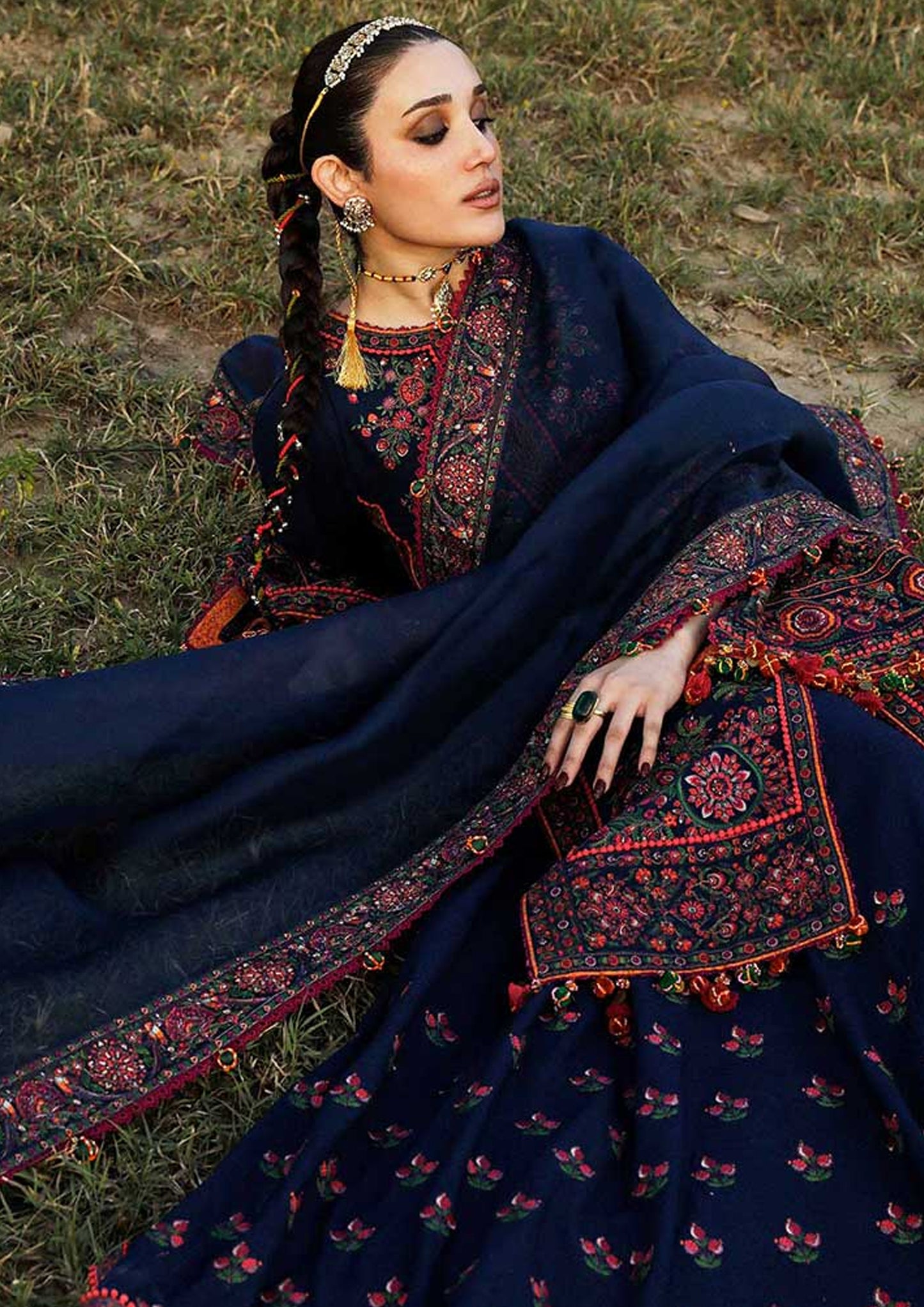 Embroidered Dhanak Unstitched 3PC Set | FS3047