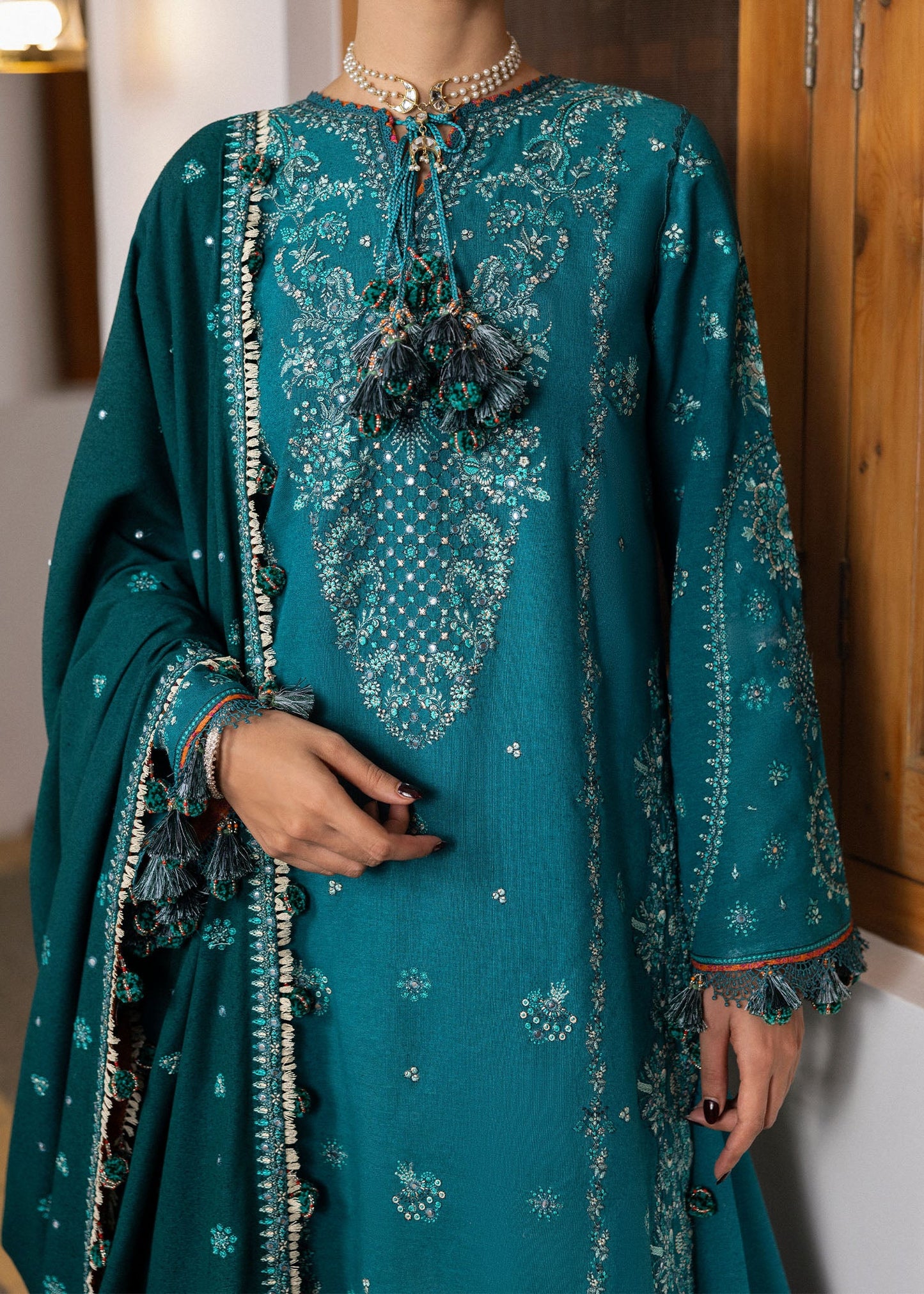 Embroidered Dhanak Unstitched 3PC Set | FS3062