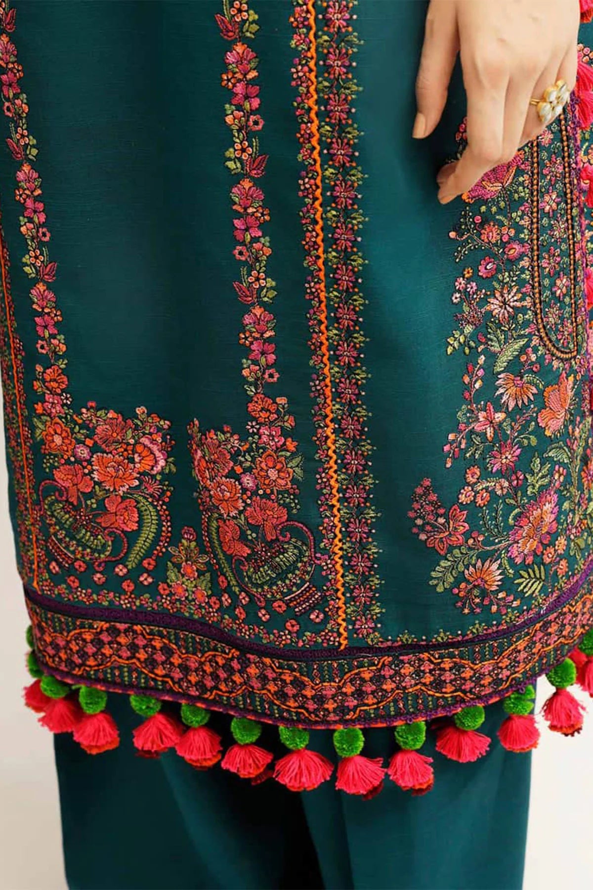 Embroidered Dhanak Unstitched 3PC Set | FS3068