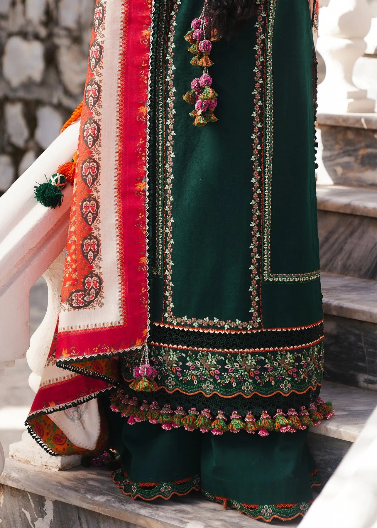 Embroidered Dhanak Unstitched 3PC Set | FS3053