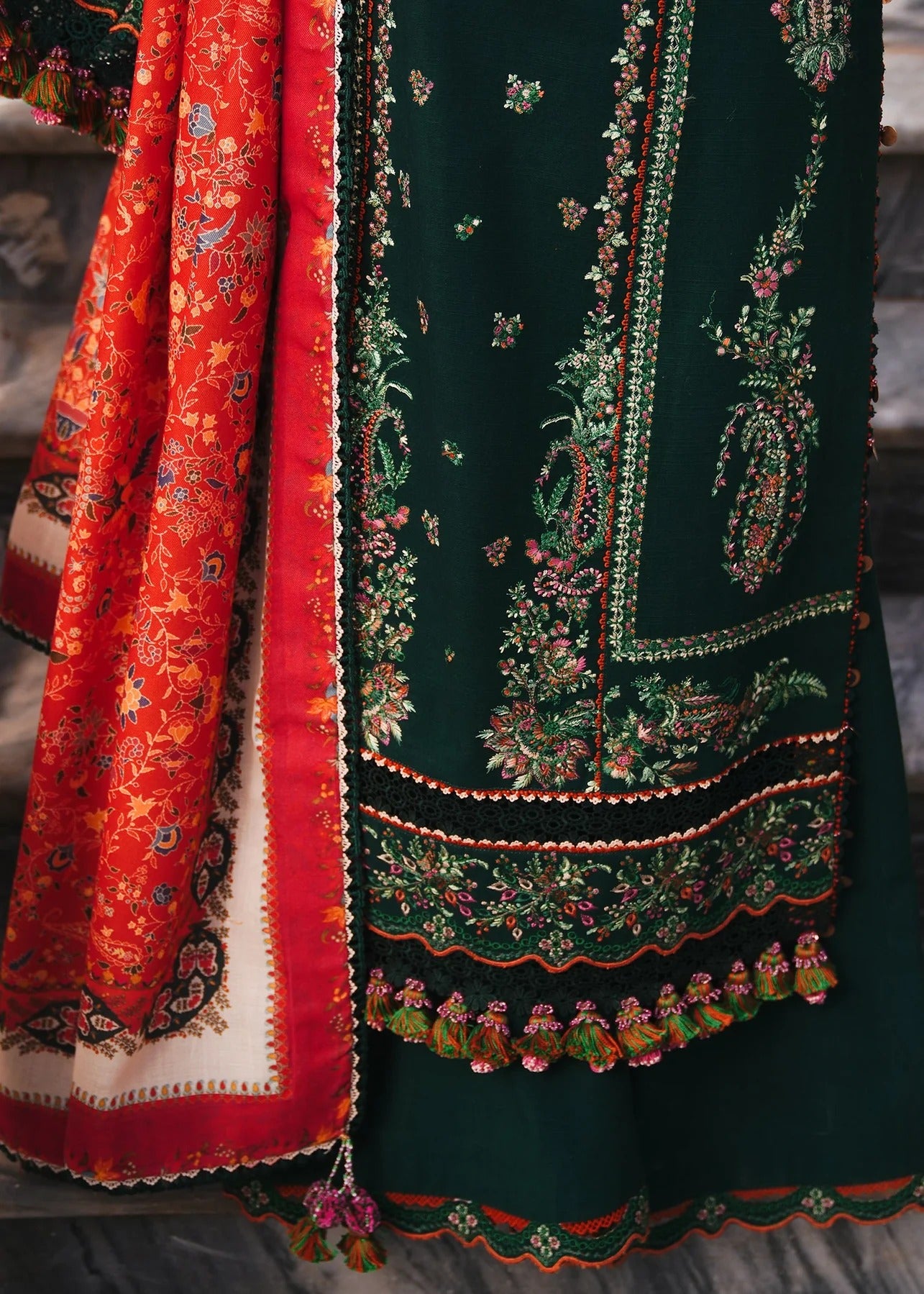 Embroidered Dhanak Unstitched 3PC Set | FS3053
