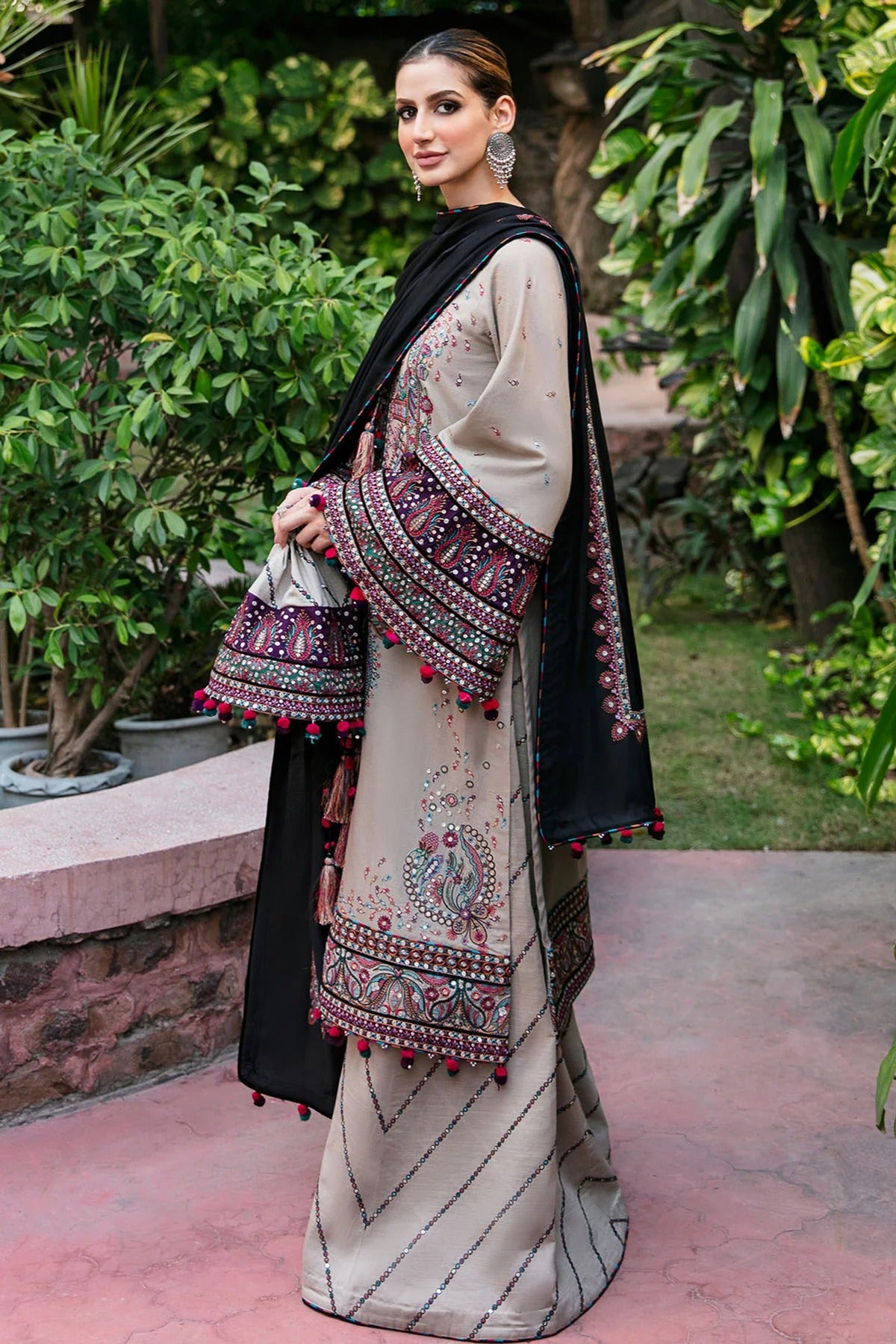 Embroidered Dhanak Unstitched 3PC Set | FS3048