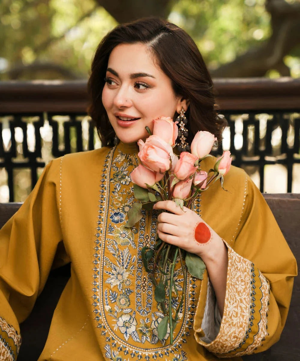 Embroidered Dhanak Unstitched 3PC Set | FS3061