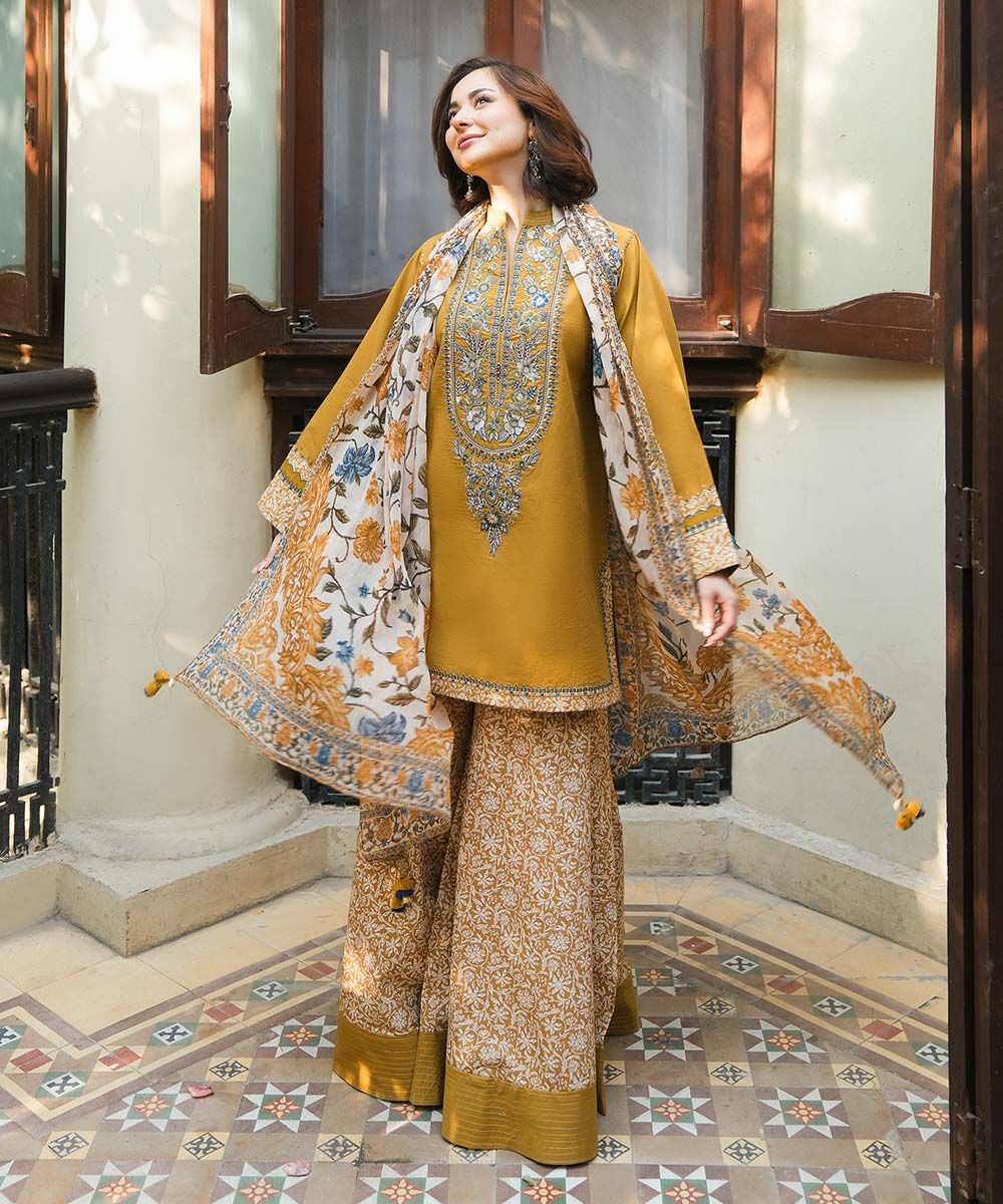 Embroidered Dhanak Unstitched 3PC Set | FS3061