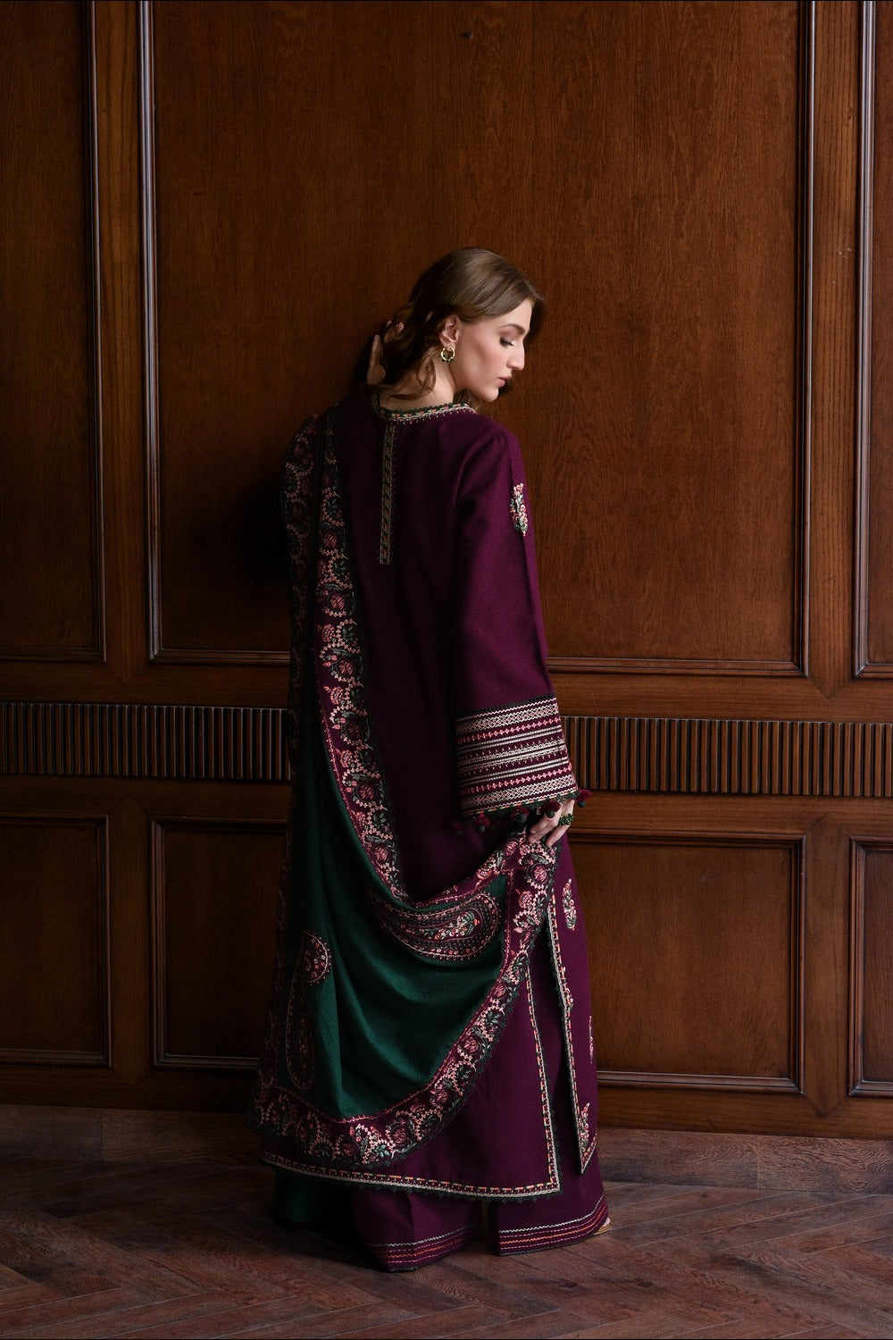 Embroidered Dhanak Unstitched 3PC Set | FS3072
