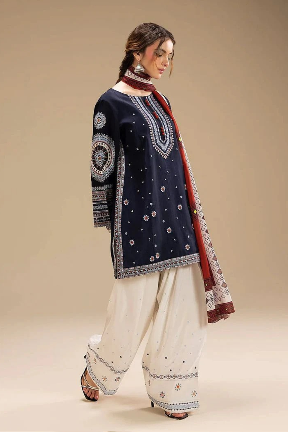 Embroidered Dhanak Unstitched 3PC Set | FS3071
