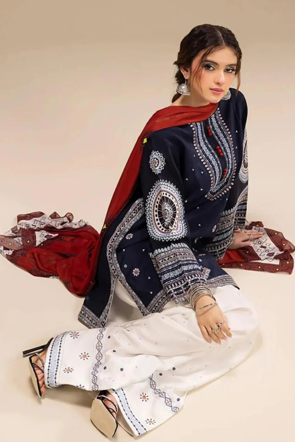 Embroidered Dhanak Unstitched 3PC Set | FS3071
