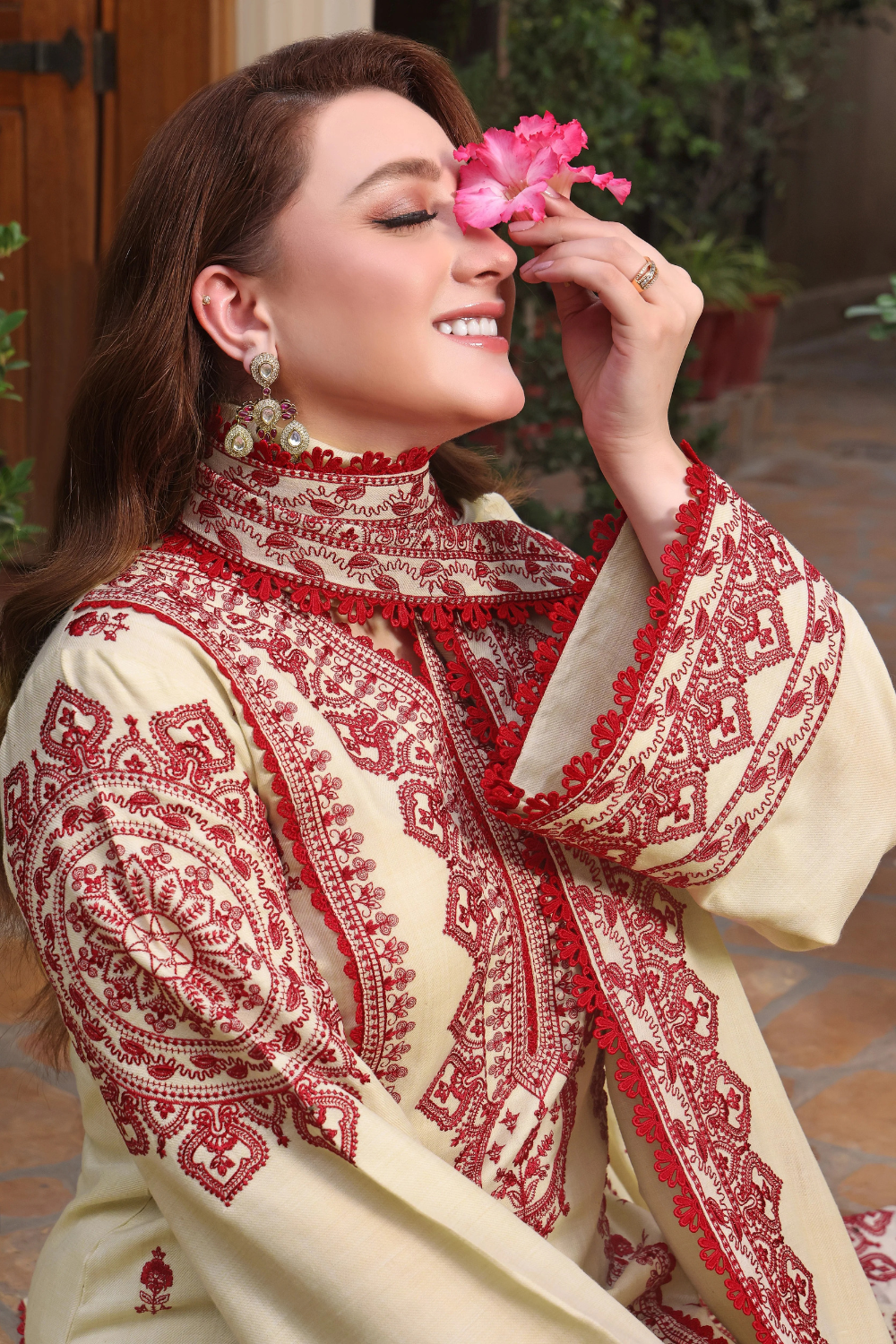 Embroidered Dhanak Unstitched 3PC Set | FS3070