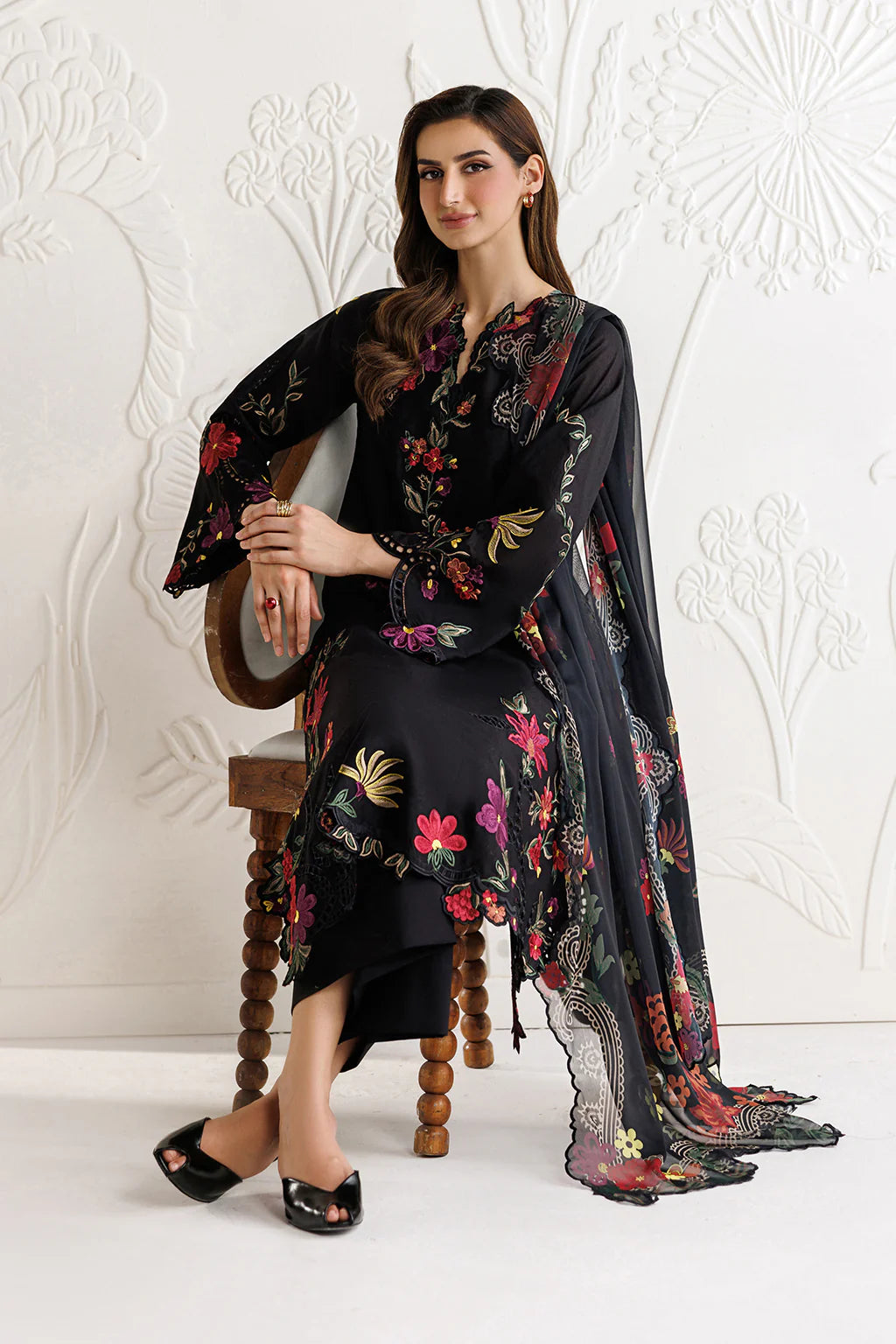 Embroidered Lawn Unstitched 3PC | RV7131