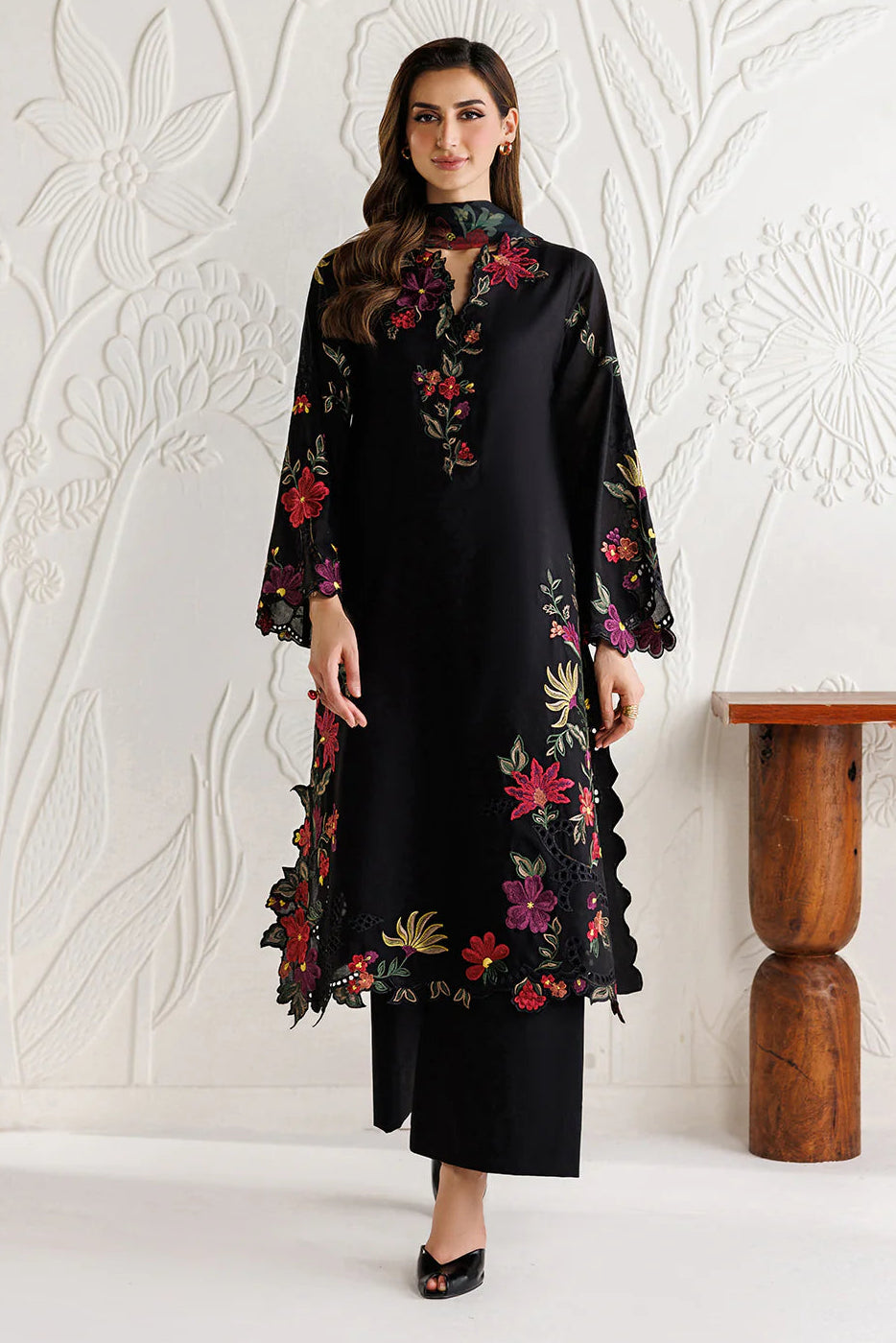 Embroidered Lawn Unstitched 3PC | RV7131