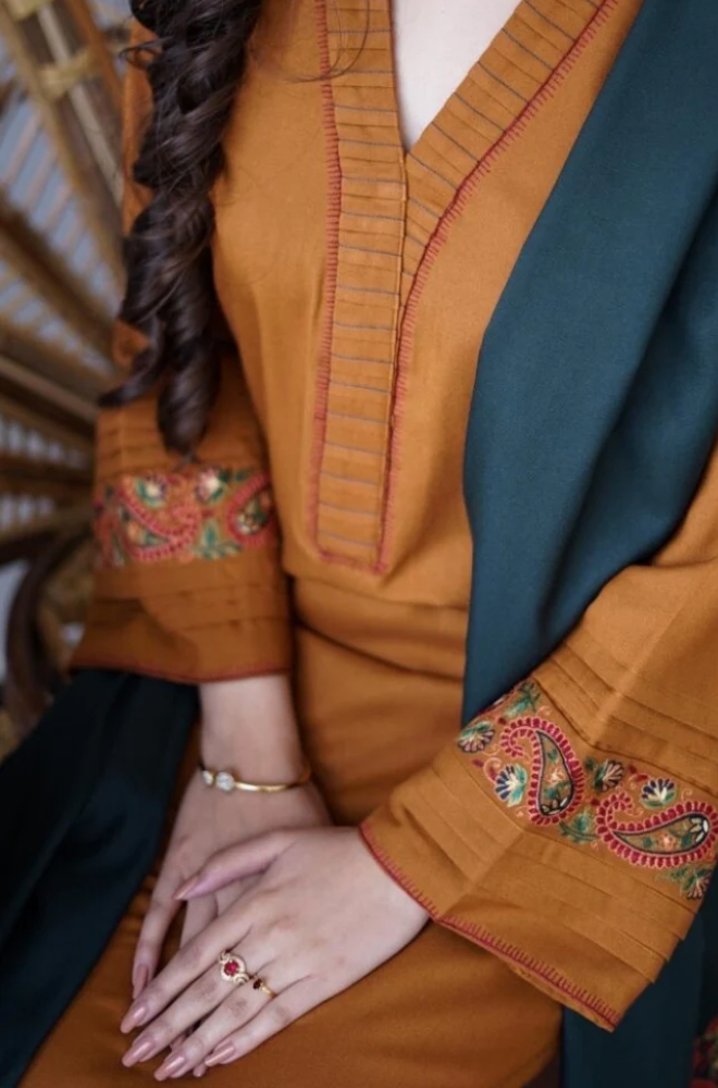 Embroidered Dhanak Unstitched 3PC Set | FS3021