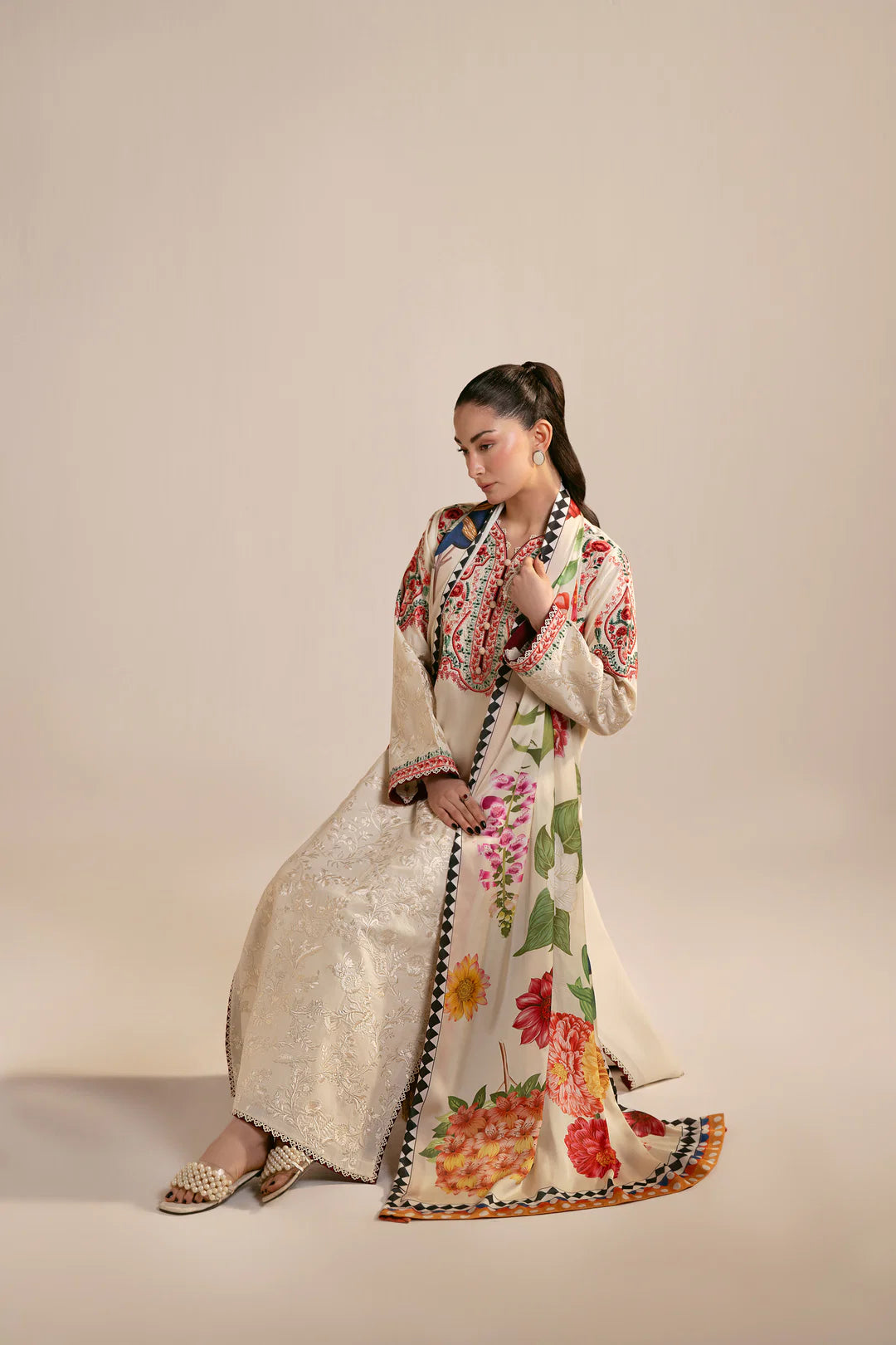 Embroidered Lawn Unstitched 3PC Set | AM7118