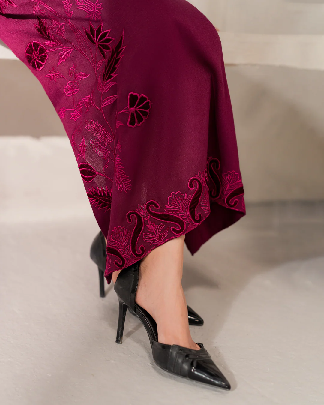 Embroidered Lawn Unstitched 3PC Set | FS7099