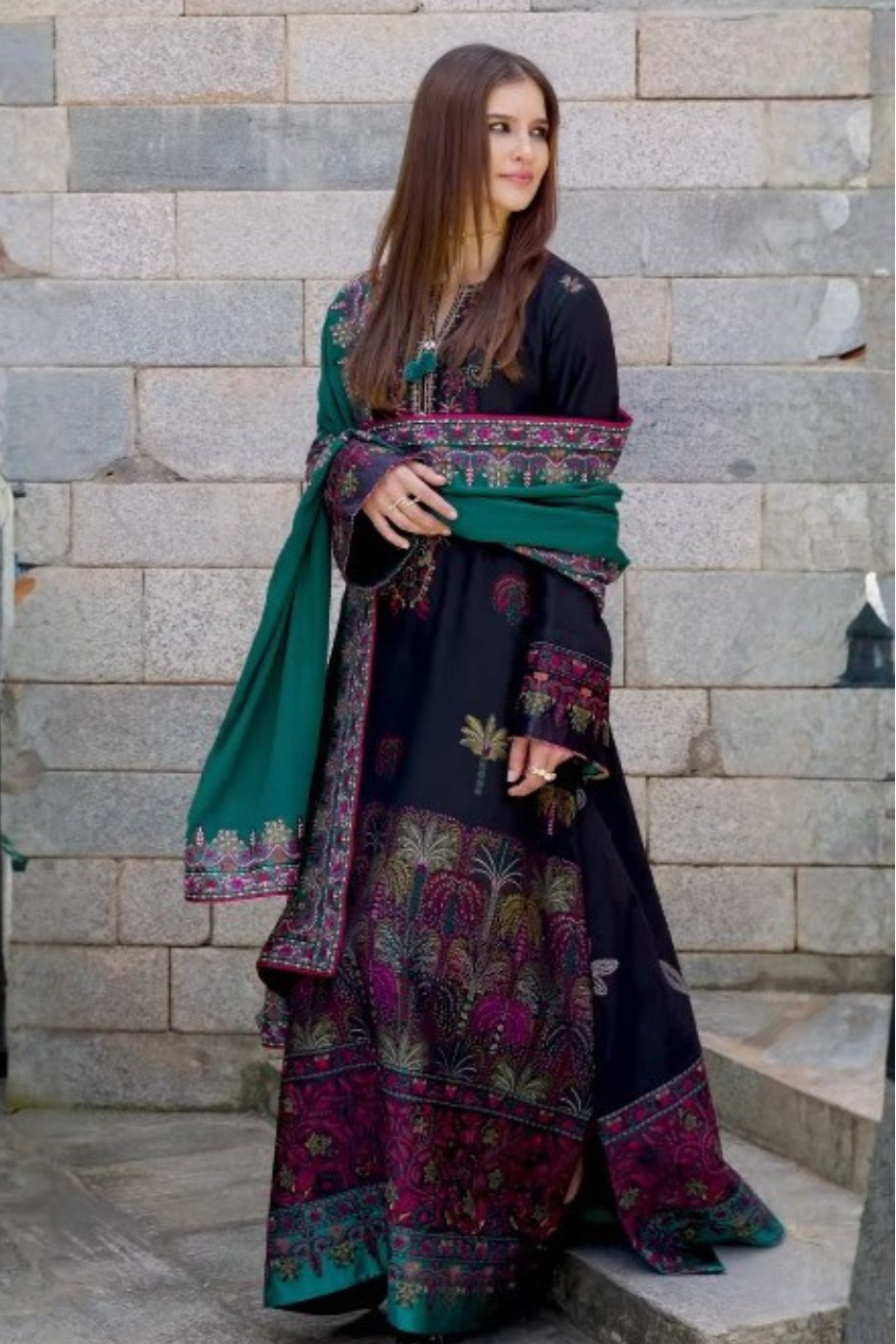 Embroidered Dhanak Unstitched 3PC Set | FS3095