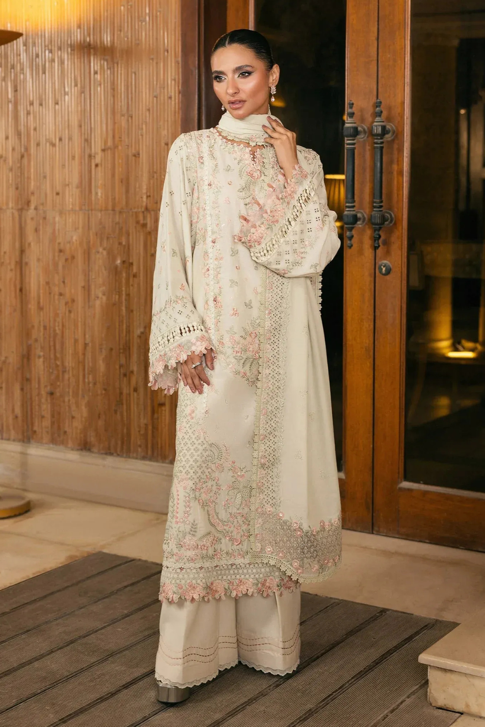 Embroidered Lawn Unstitched 3PC Set | FS7086