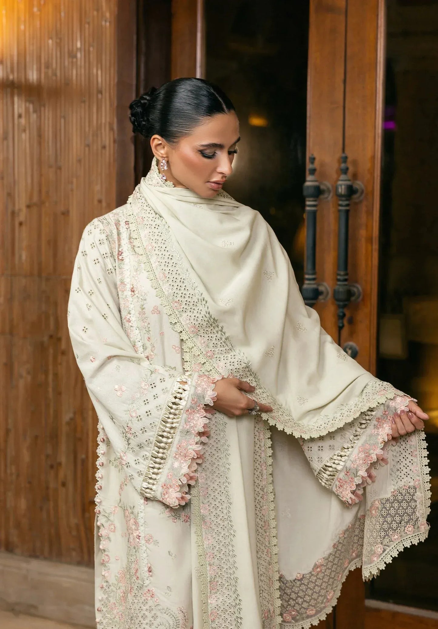 Embroidered Lawn Unstitched 3PC Set | FS7086
