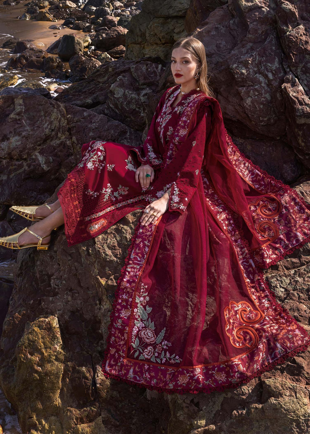 Embroidered Dhanak Unstitched 3PC Set | FS3133