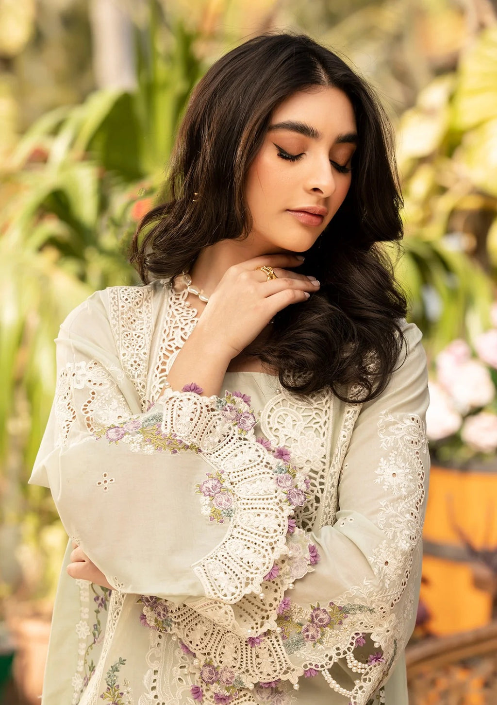 Embroidered Dhanak Unstitched 3PC Set | FS3136