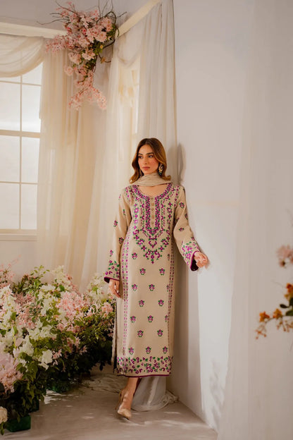 Embroidered Lawn Unstitched 3PC Set | FS7096