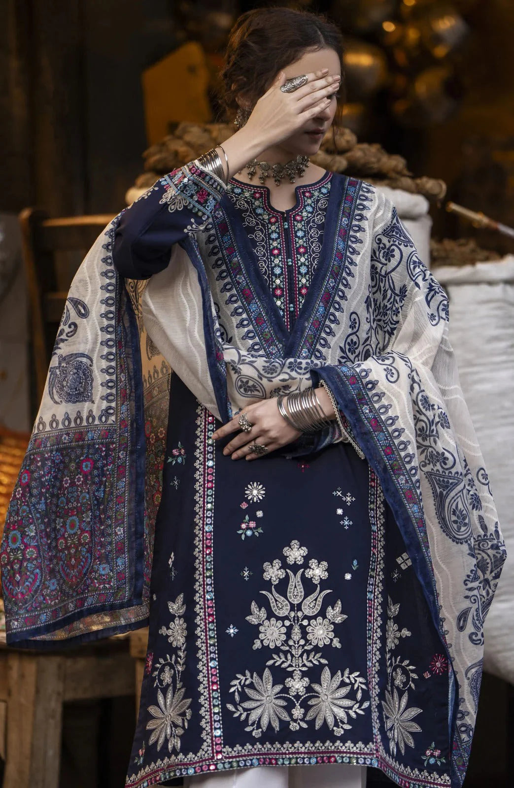 Embroidered Dhanak Unstitched 3PC Set | FS3079